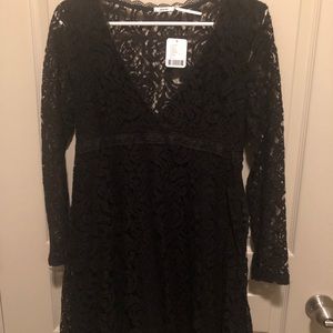 Lace mini black dress // urban outfitters //